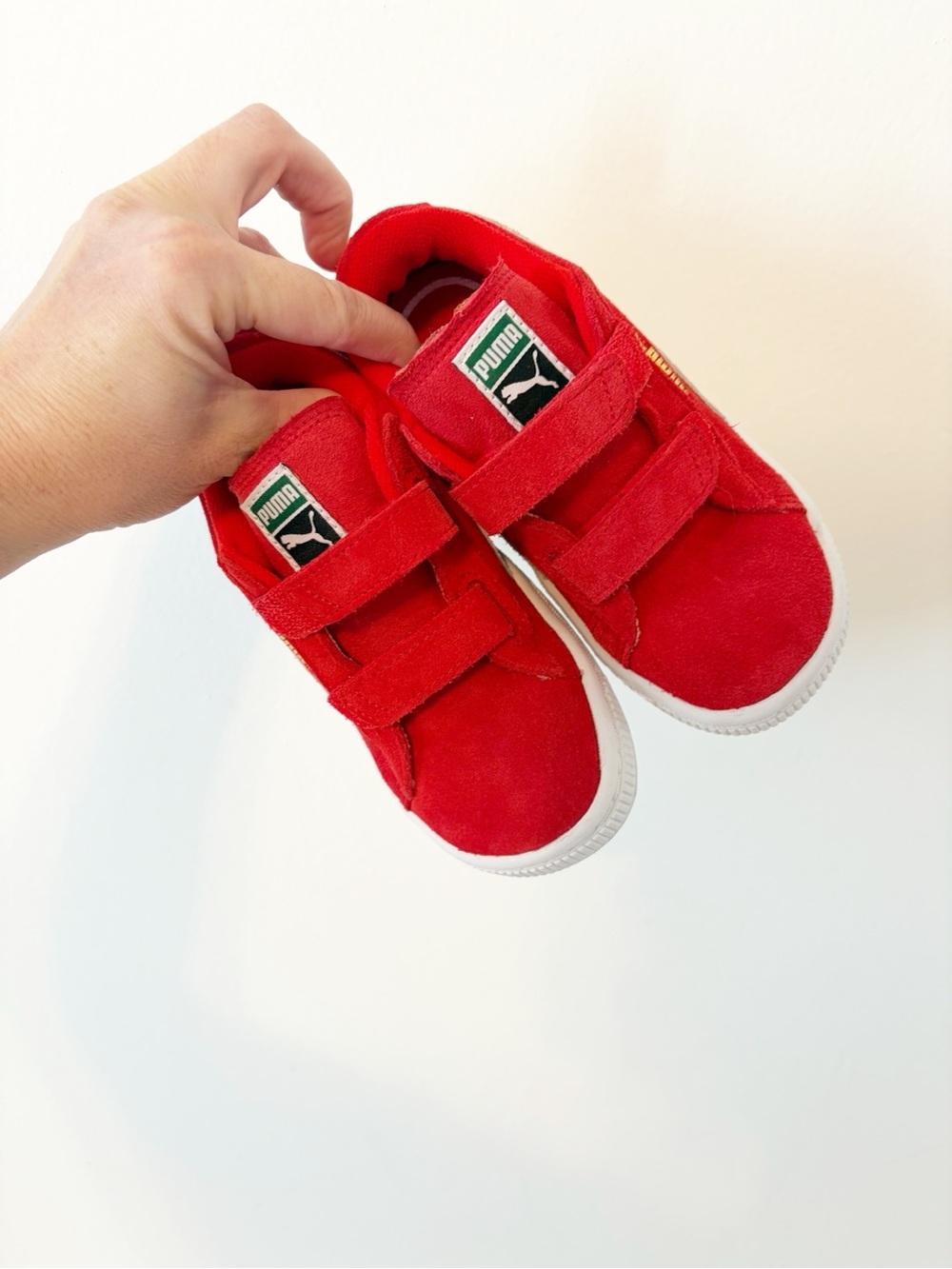 Toddler 10 • red puma Velcro sneakers NEW